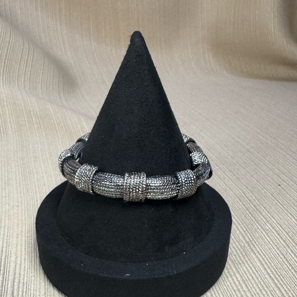 Elegant Silver Rope and Knot Elastic Band Bracelet Signed by Cara NY